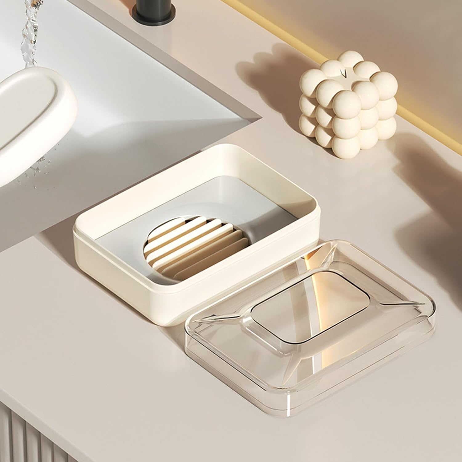 Guaber PET Soap Dish with Drain Rack and Lid 1