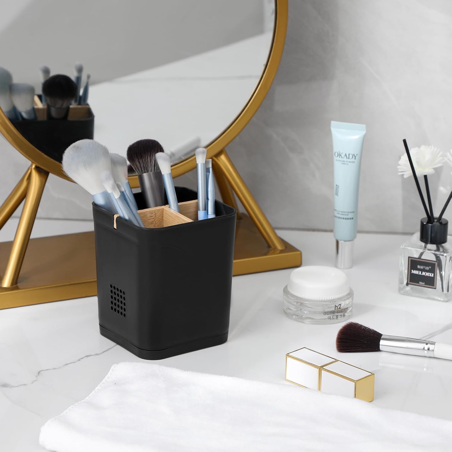 Heagoale Electric Toothbrush Holder with Bamboo Dividers