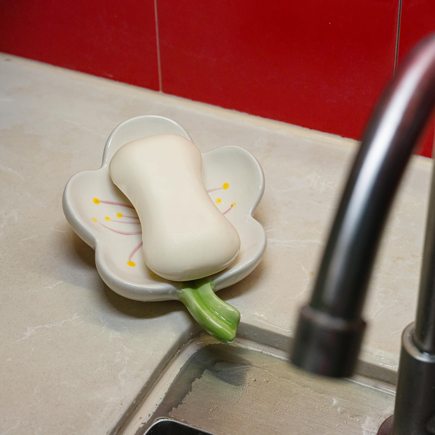 LINXUXIE Ceramic Soap Dish Holder with Floral Design