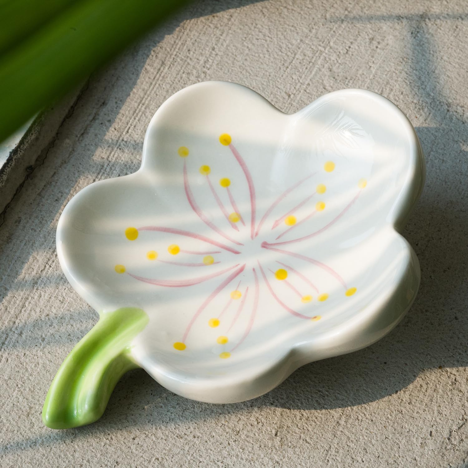 LINXUXIE Ceramic Soap Dish Holder with Floral Design