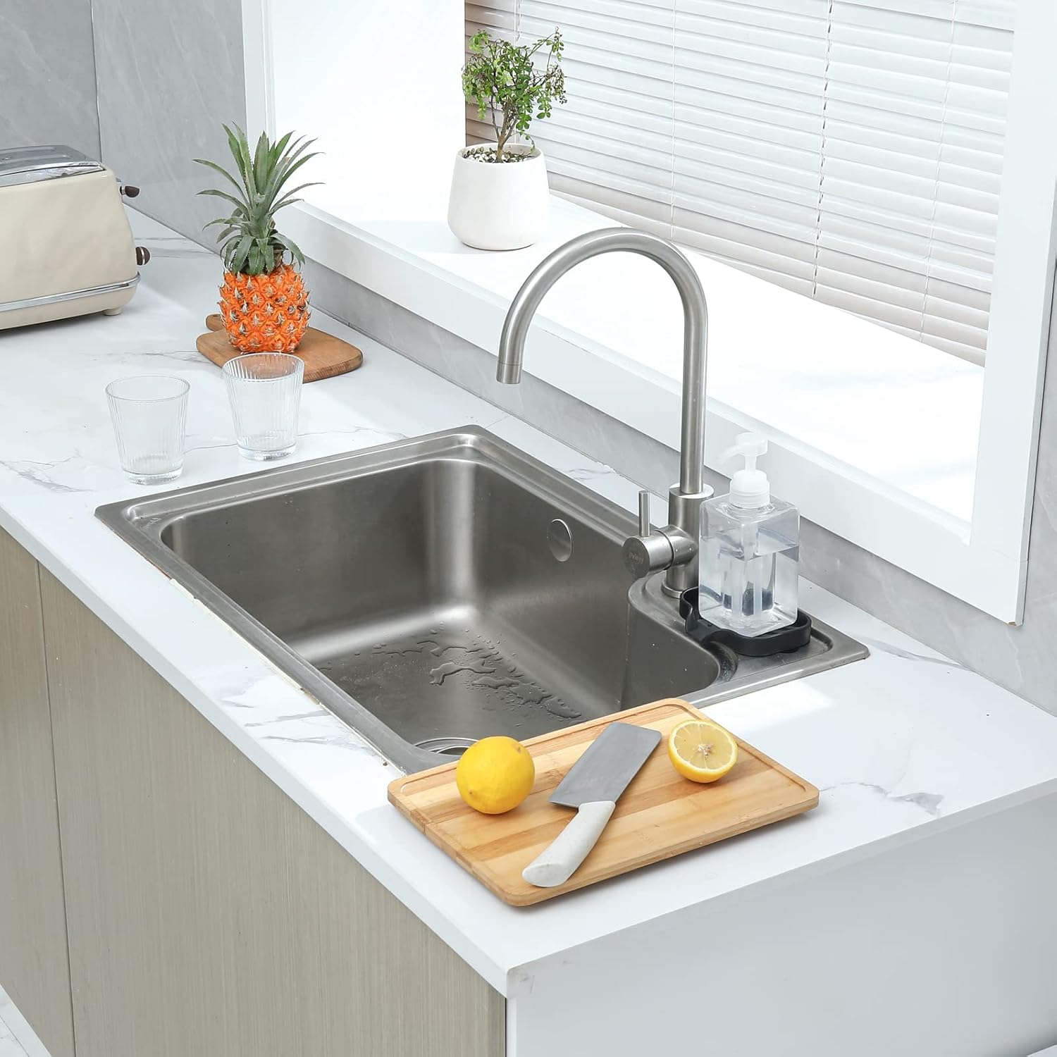 MicoYang Silicone Soap Dish with Drain Spout - Black 49x32 1