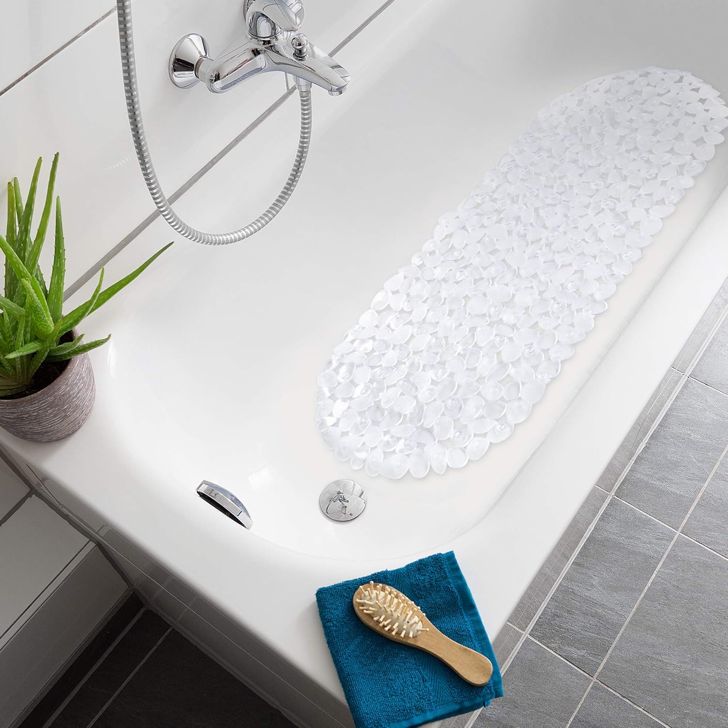 Navaris Pebble Bath Mat - Non Slip with Suction Cups